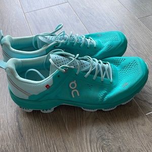 On Cloud Surfer - Size 9